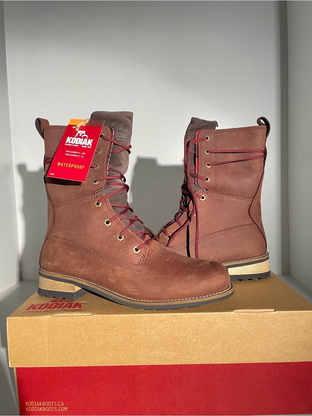 NIB Kodiak Women's Tall Leather Waterproof Snow Boots Suede Tongue Brown